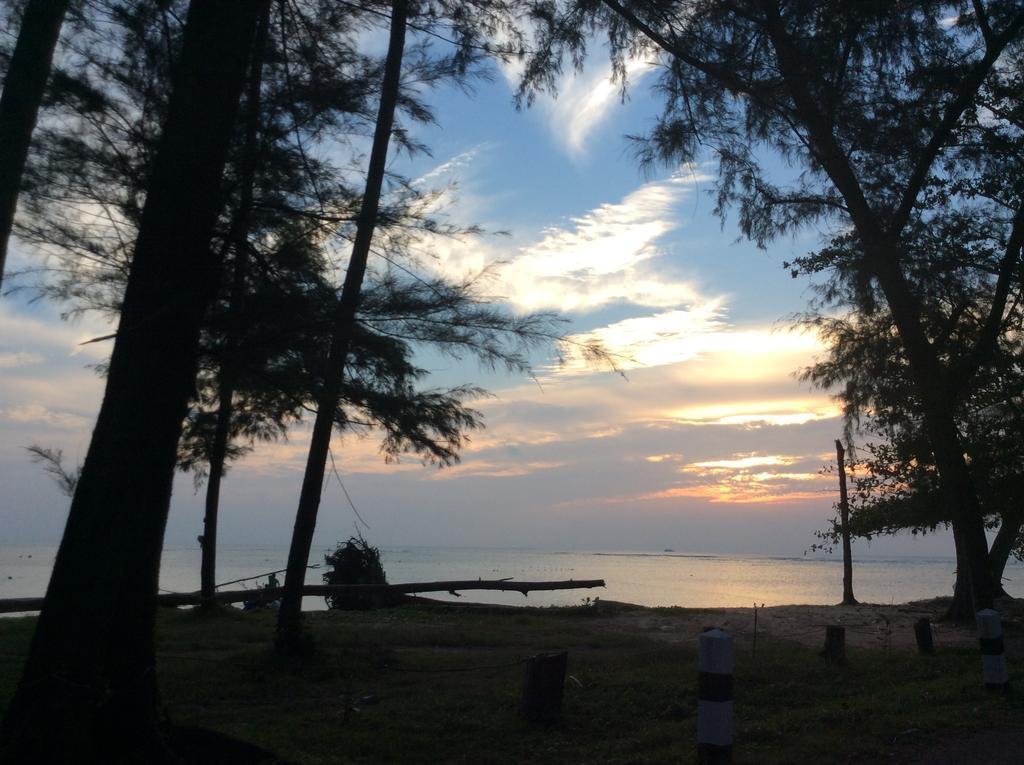 Hubb Hostel Phuket Airport Nai Yang Beach Kültér fotó