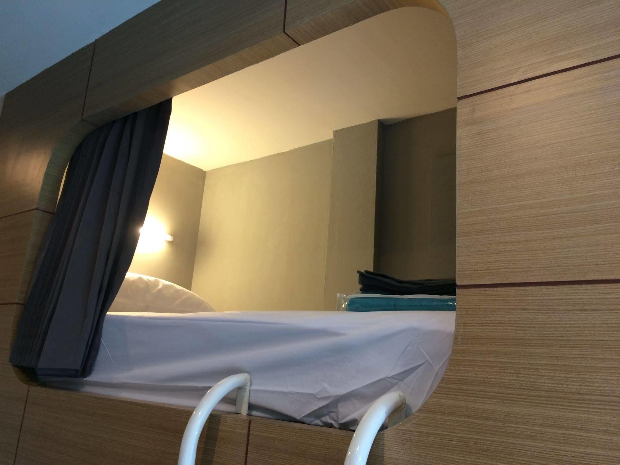 Hubb Hostel Phuket Airport Nai Yang Beach Kültér fotó