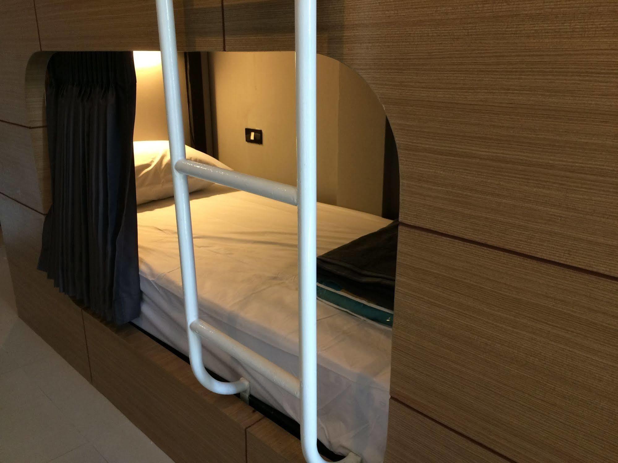 Hubb Hostel Phuket Airport Nai Yang Beach Kültér fotó