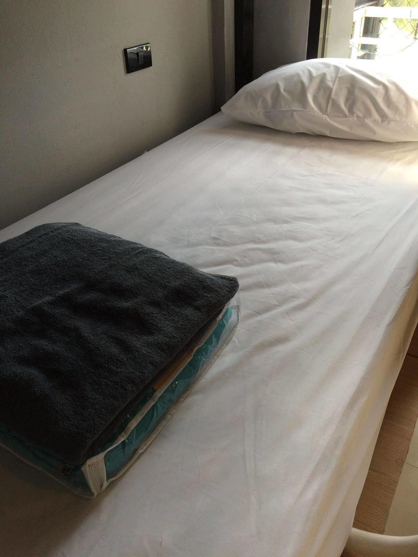 Hubb Hostel Phuket Airport Nai Yang Beach Kültér fotó